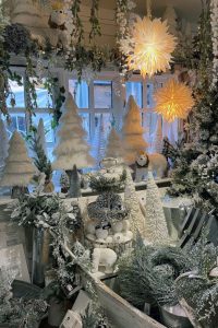 Make memories at Christmas and throughout the year 34 Make memories at Christmas and throughout the year 33